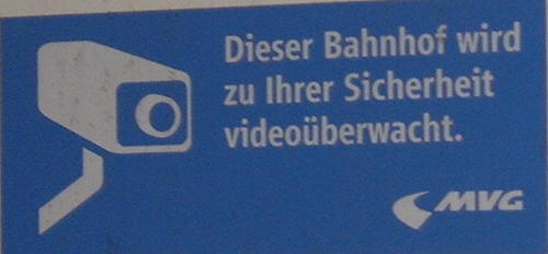 Dieser Bahnhof wird
    zu Ihrer Sicherheit videoueberwacht.